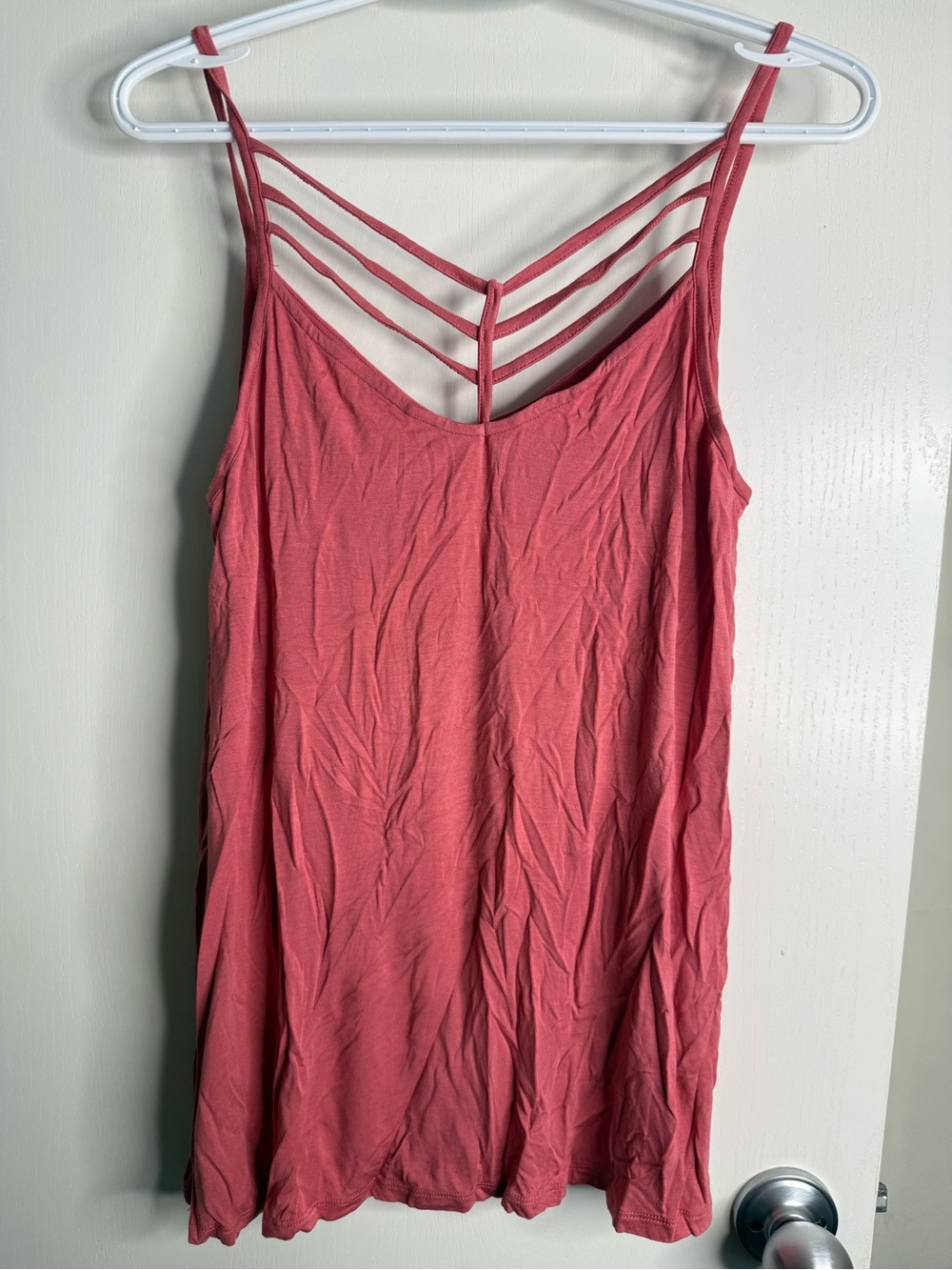 Kismet Coral Strappy V-Neck Camisole Medium